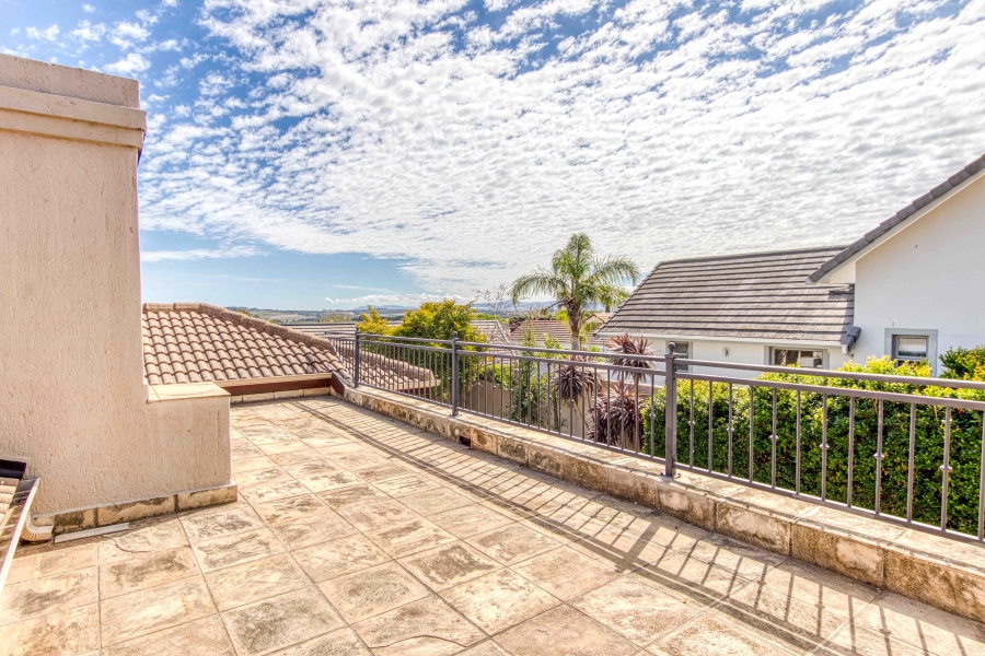 3 Bedroom Property for Sale in Bakkershoogte Western Cape